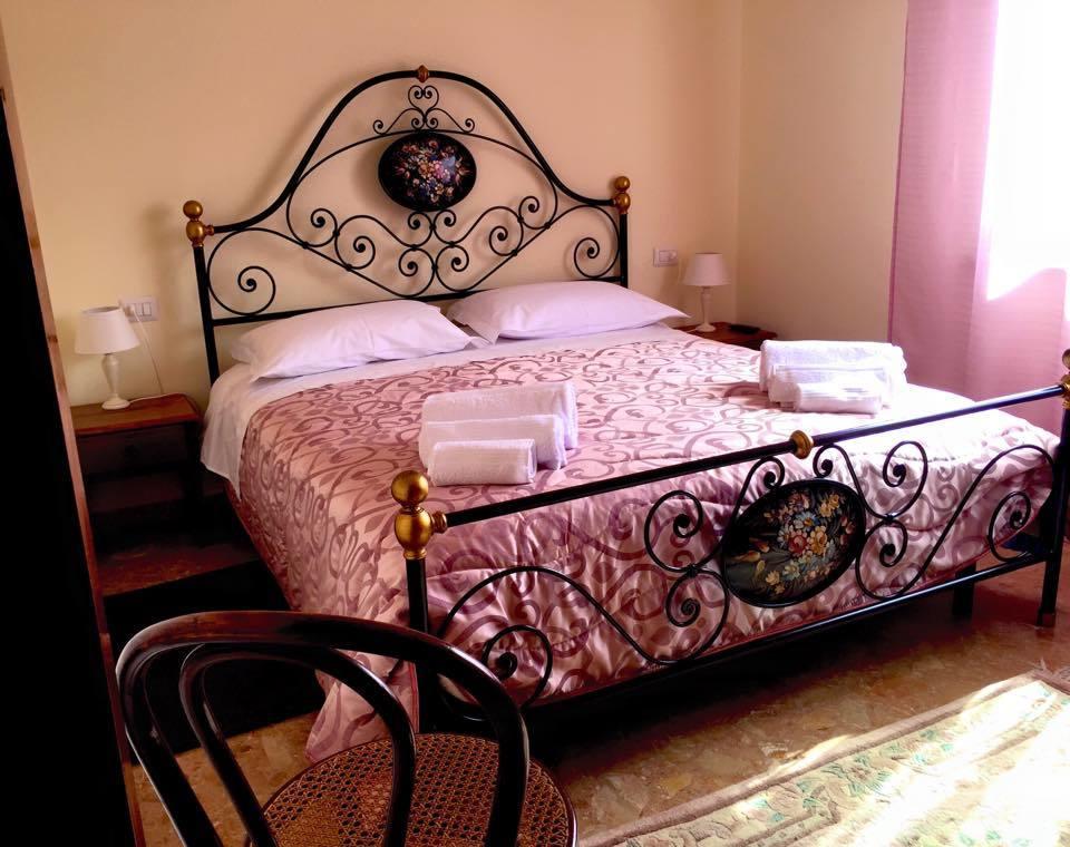Bed & Breakfast La Casa Antica Macomer Szoba fotó